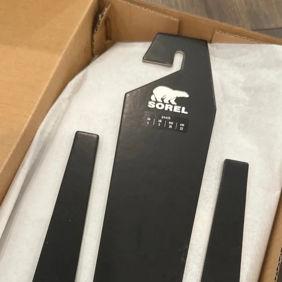 Sorel Youth Nakiska Slide II in Ceramic and Tan youth 4 or women 6 - Picture 7 of 7